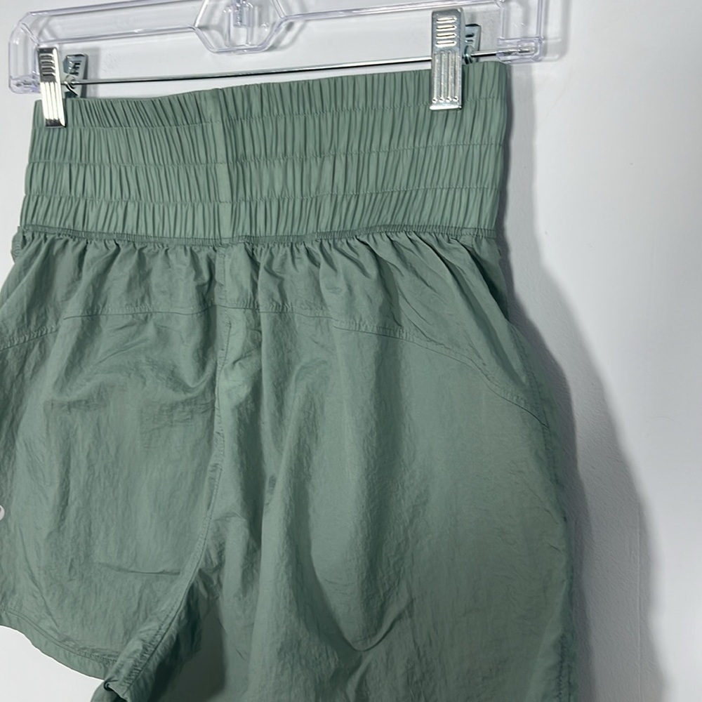 Lululemon Lightweight Super High Rise Training Short 4” - Picture 10 of 12